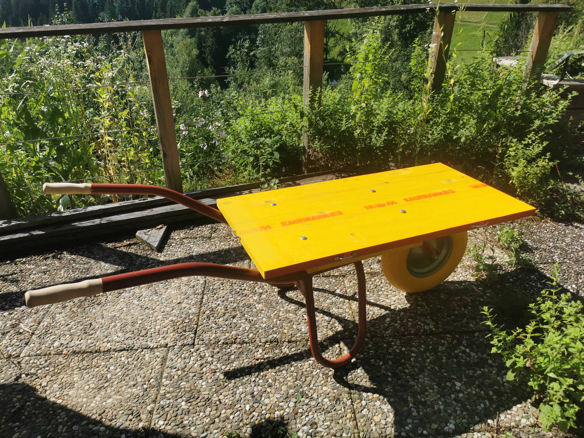 Cargo-Bee para el transporte de colmenas.